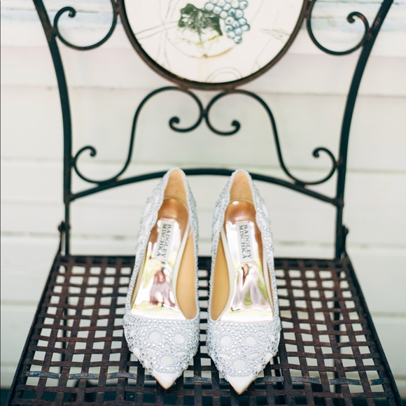 Badgley Mischka Shoes - Badgley Mischka rouge dress pump worn 1x